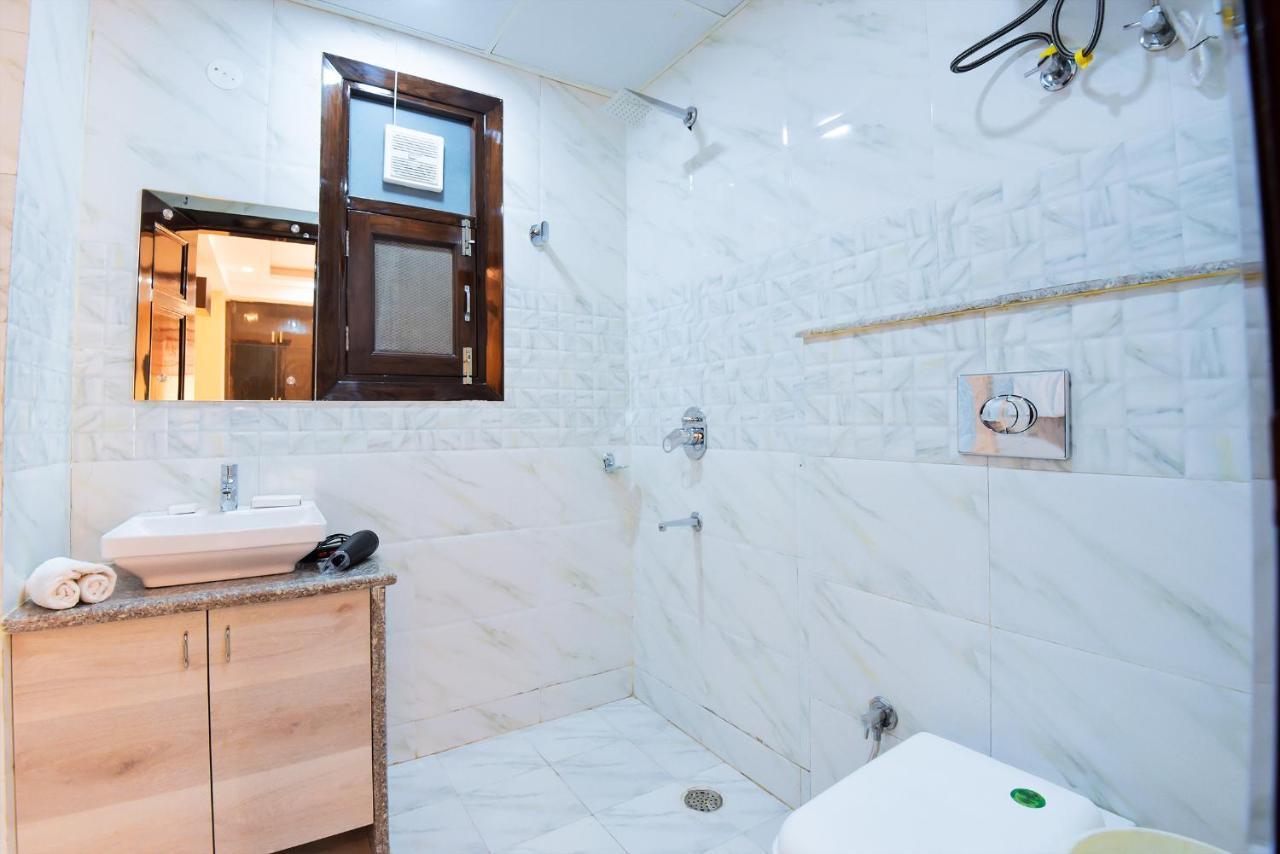 Bedchambers Medicity Serviced Apartments In 古尔冈 外观 照片