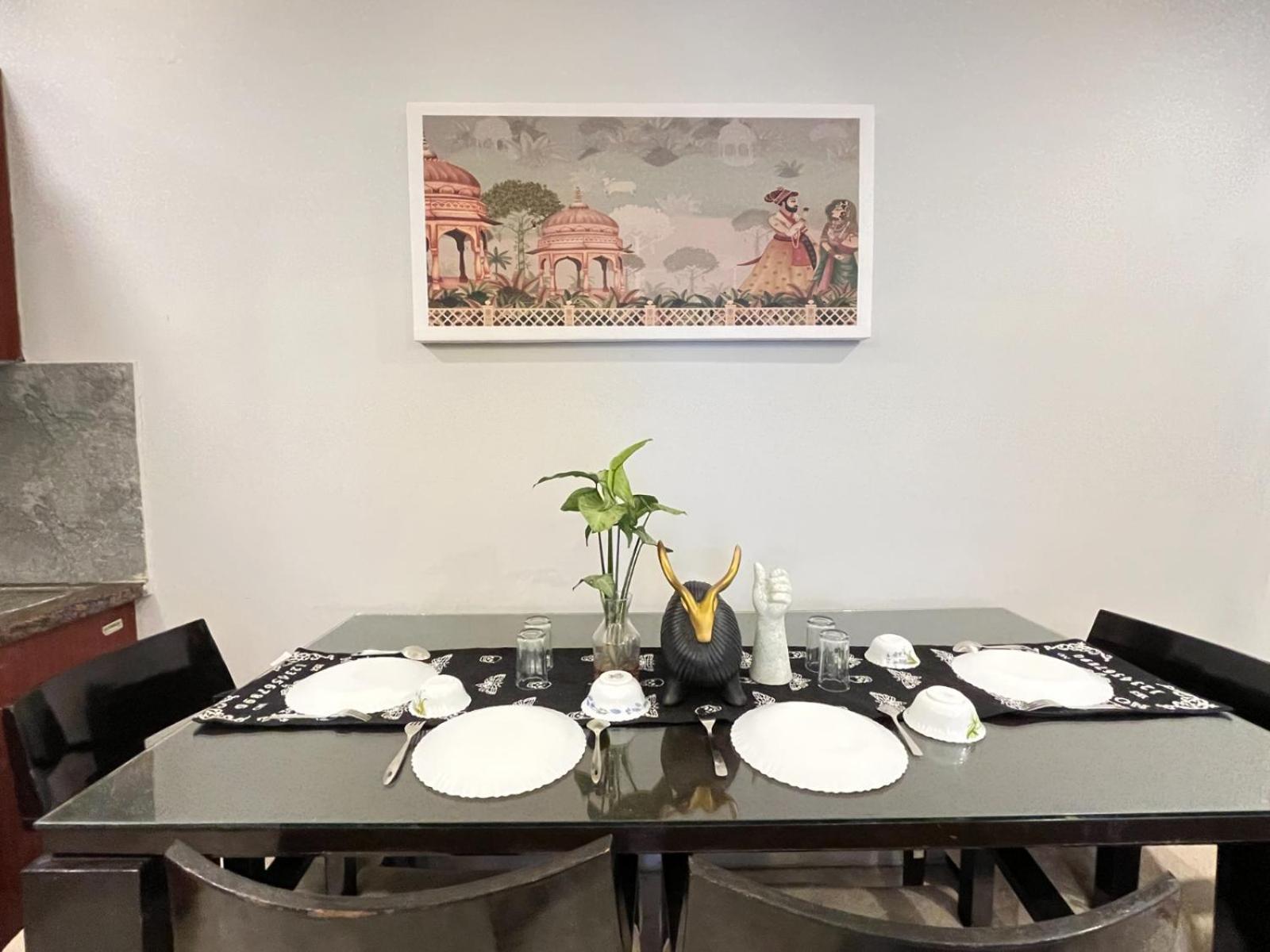 Bedchambers Medicity Serviced Apartments In 古尔冈 外观 照片