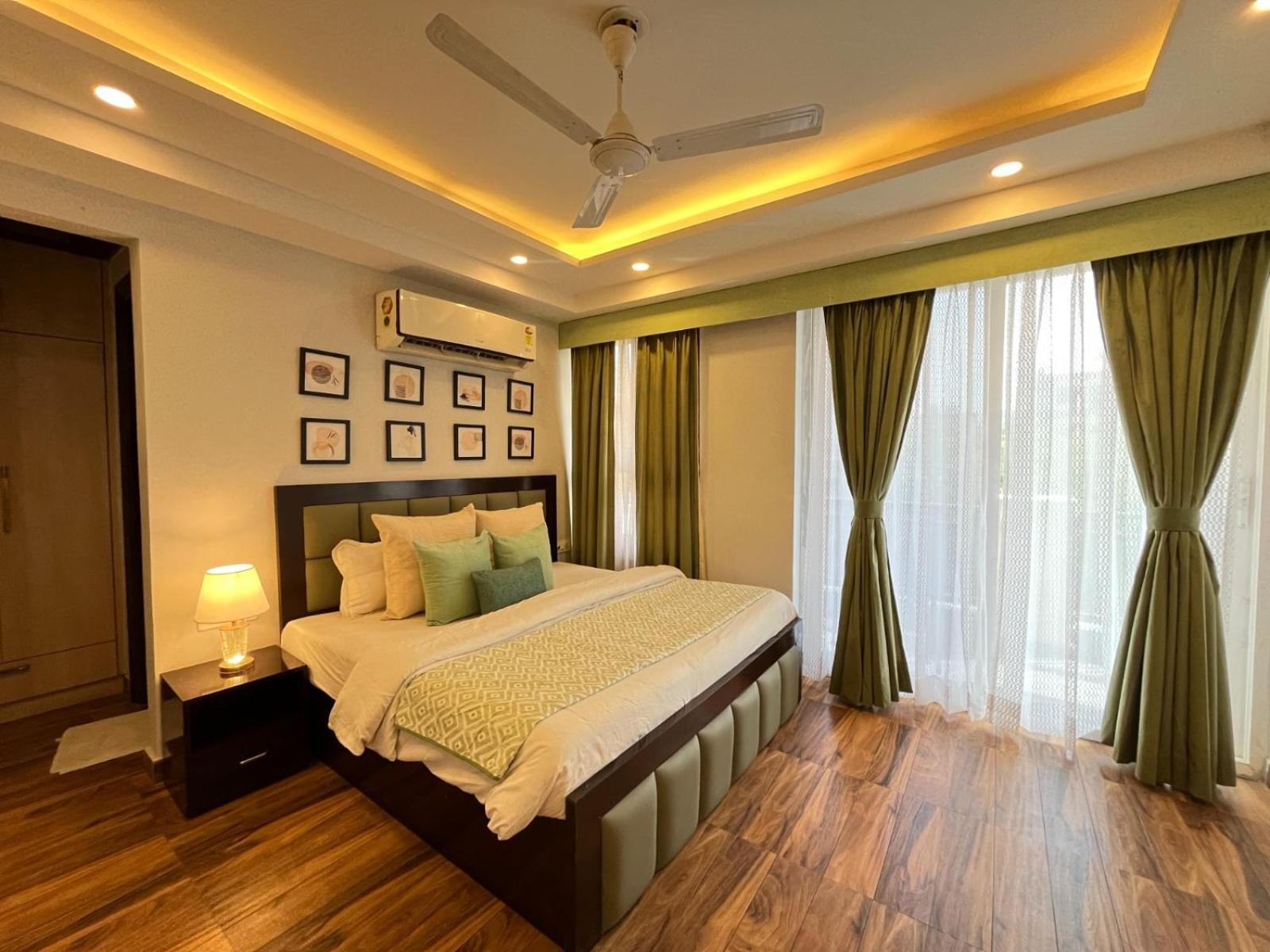 Bedchambers Medicity Serviced Apartments In 古尔冈 外观 照片