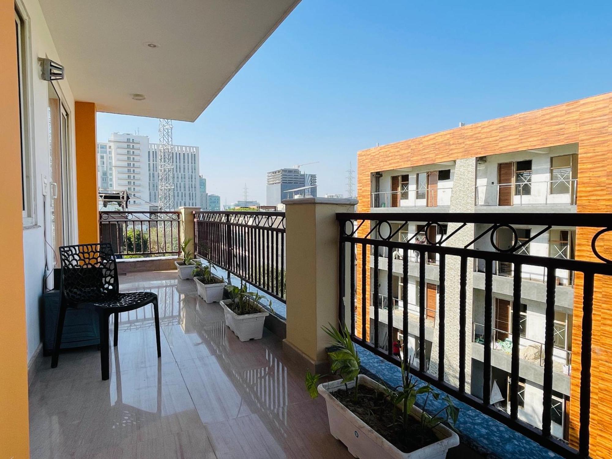 Bedchambers Medicity Serviced Apartments In 古尔冈 外观 照片