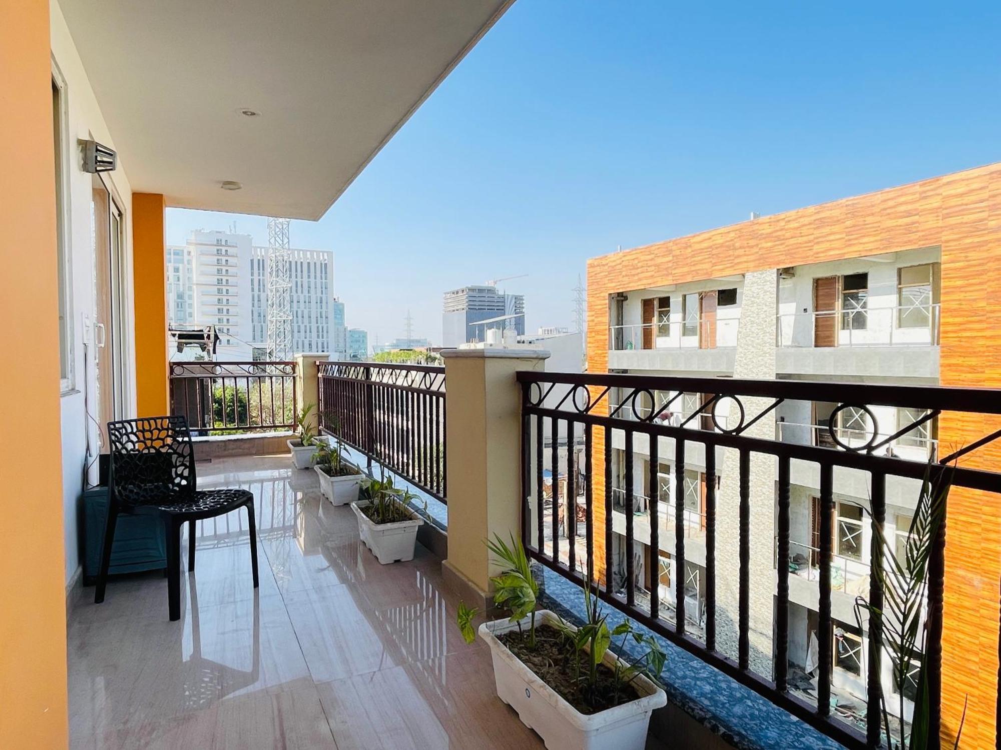 Bedchambers Medicity Serviced Apartments In 古尔冈 外观 照片
